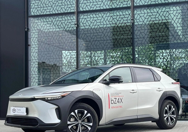 Toyota bZ4X cena 209900 przebieg: 2401, rok produkcji 2023 z Kłobuck małe 596